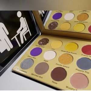 The Office Eyeshadow Palette with Yellow, Gold, Brown Shades Peachy Queen NIB